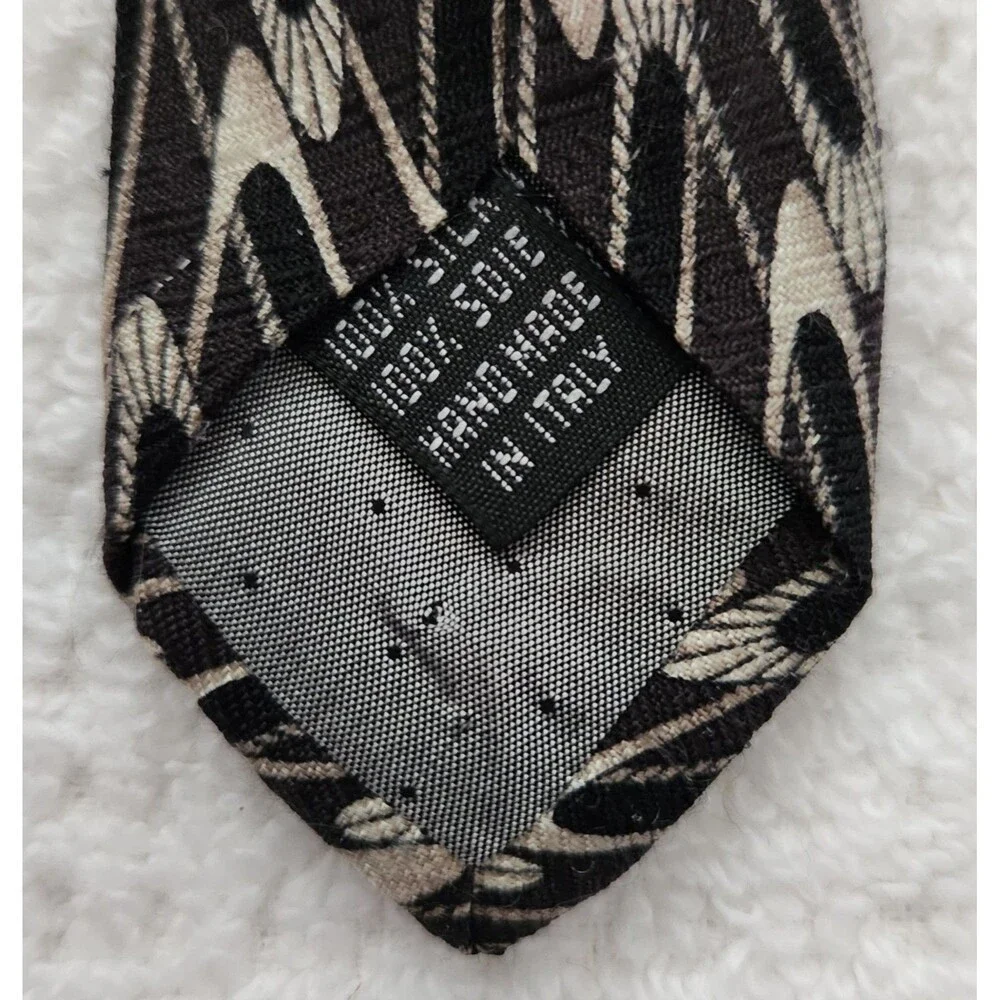 Valentino Cravatte Men’s Tie 100% Silk Black Cream Geometric Hand Made Italy